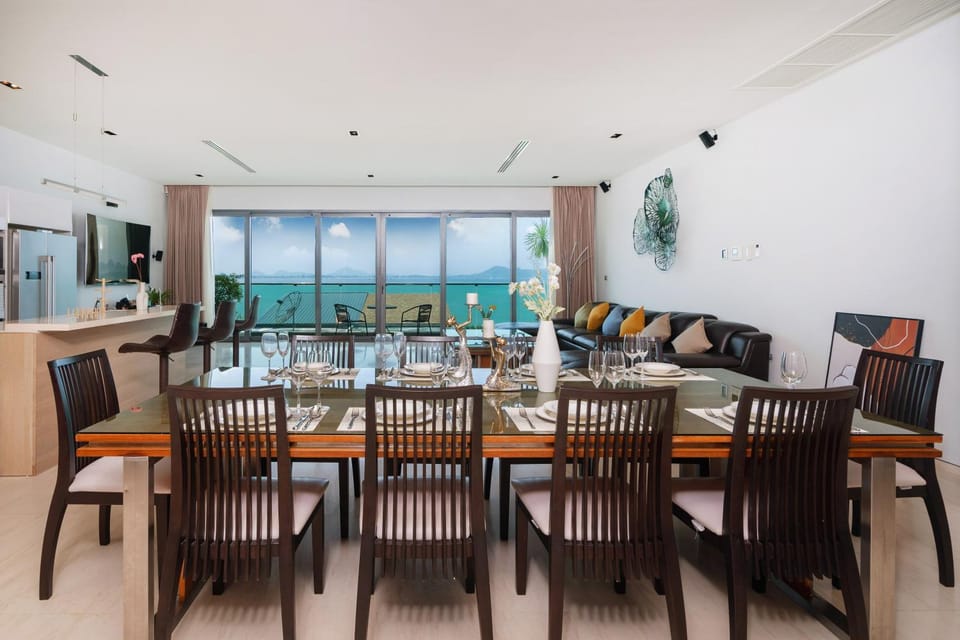 Restaurant/places to eat, Dining area