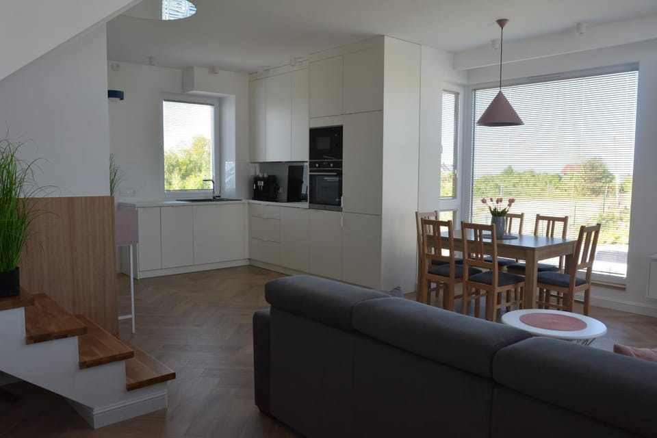 Kitchen or kitchenette, Living room, Seating area, Dining area, minibar, pet friendly, stove