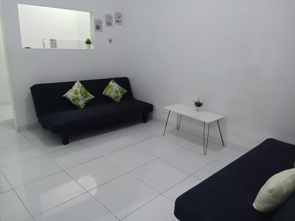 KENARI P25 HOMESTAY Syariah House in Indonesia