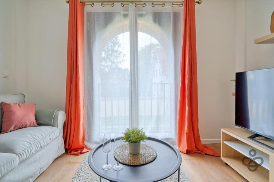 La Halle Du Roi Parking Insead Apartment in Fontainebleau