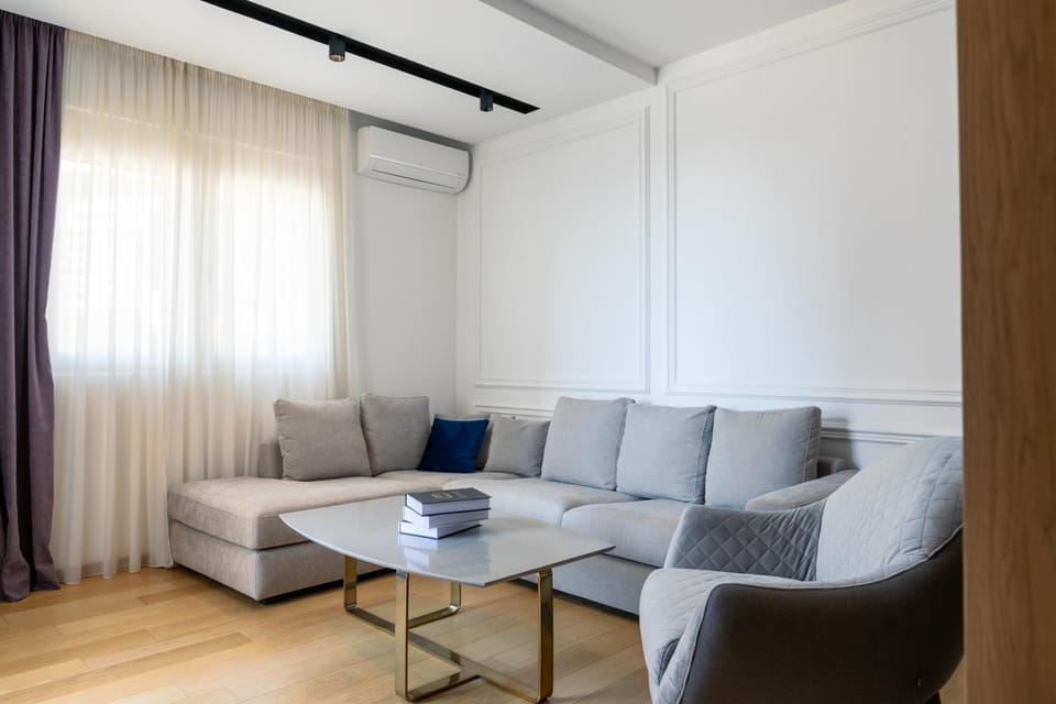 Living room, Seating area, air conditioner