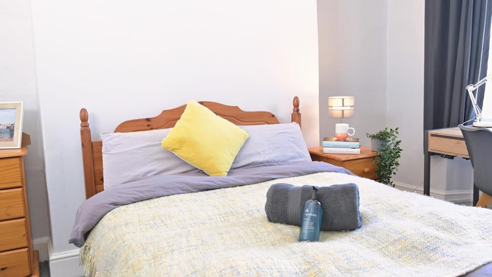 Bed, Bedroom, wardrobe