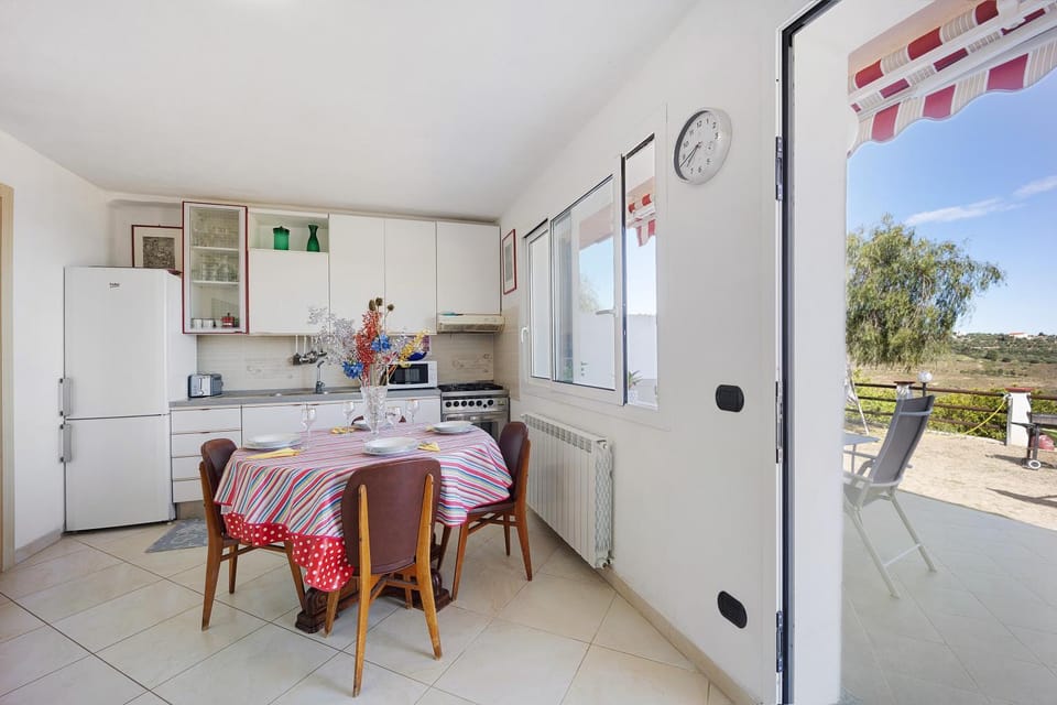 Property building, Kitchen or kitchenette, Living room