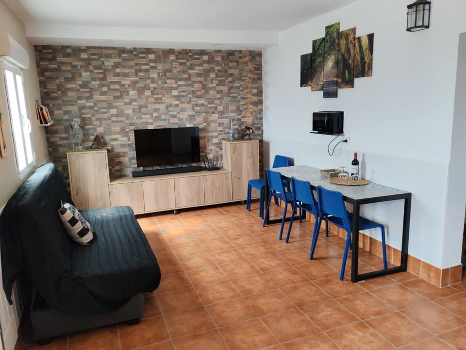 TV and multimedia, Living room, Dining area
