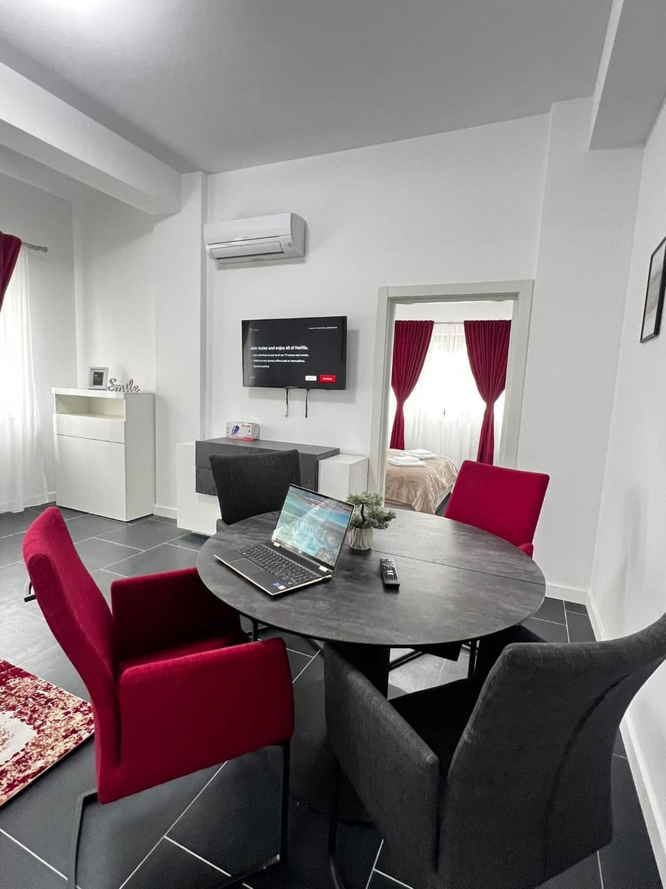 TV and multimedia, Kitchen or kitchenette, Living room, Seating area, Dining area, hair dresser, minibar, air conditioner