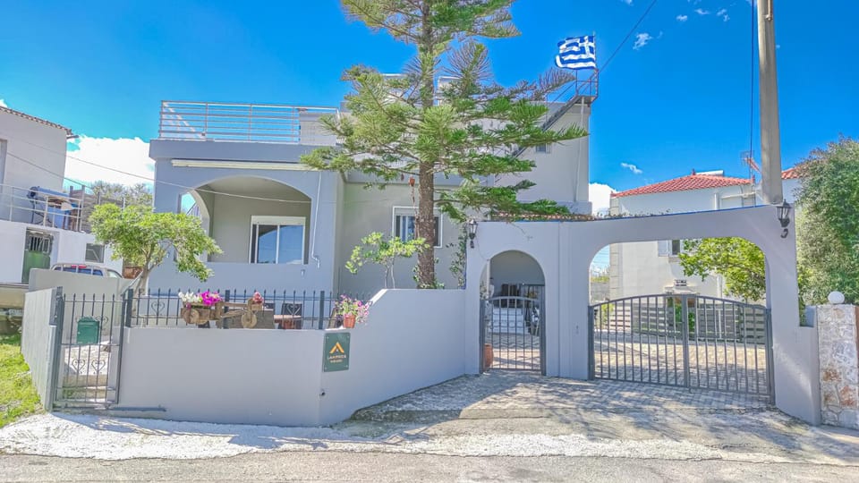 Lampros house in the countryside Apartment in Crete