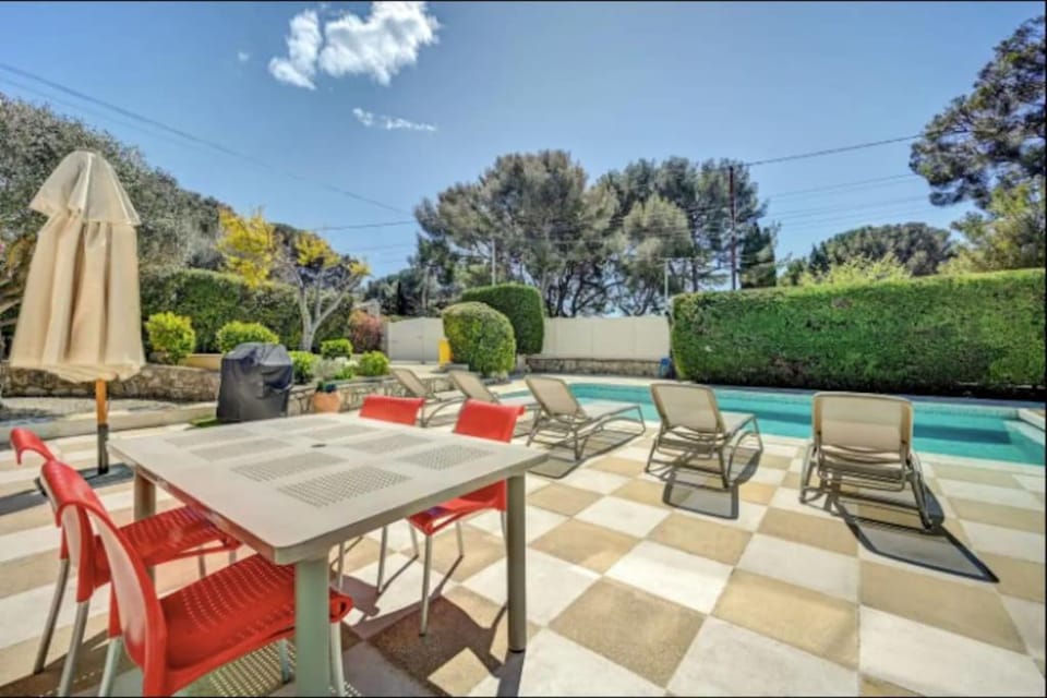 Patio, Pool view, Swimming pool, sunbed
