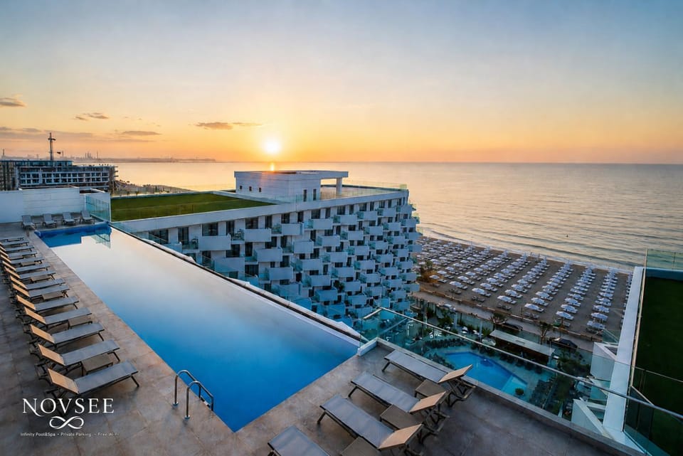 Property building, Summer, View (from property/room), View (from property/room), Swimming pool, Sunrise