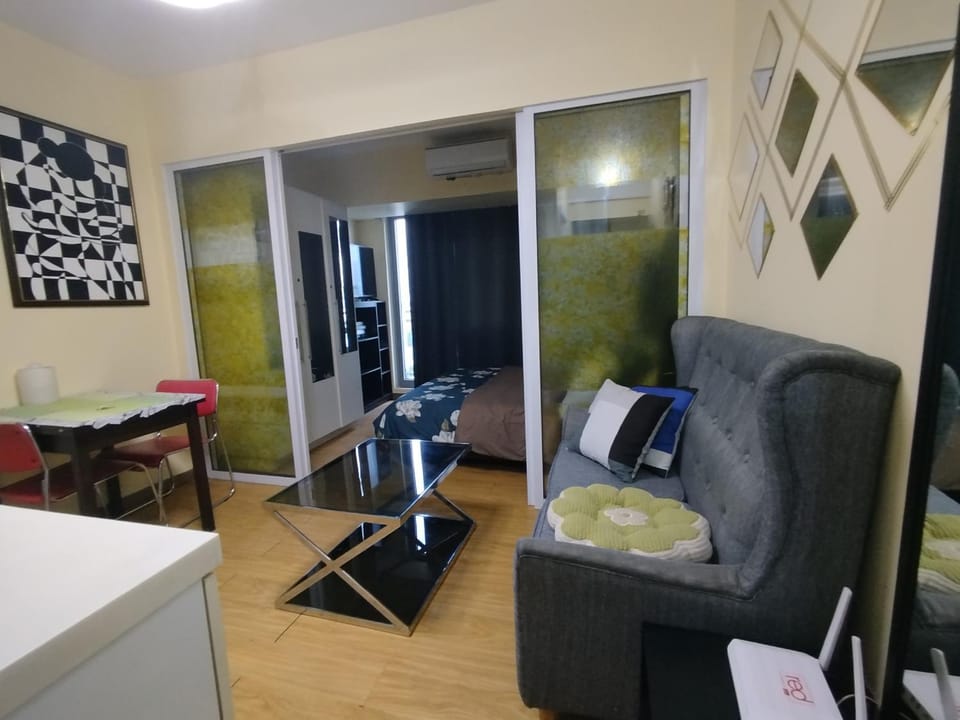Aveline Suites Executive City View ACQUA Private Residences near Rockwell Makati Apartment in Mandaluyong