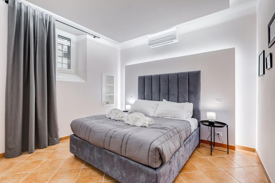 Bed, Bedroom, air conditioner
