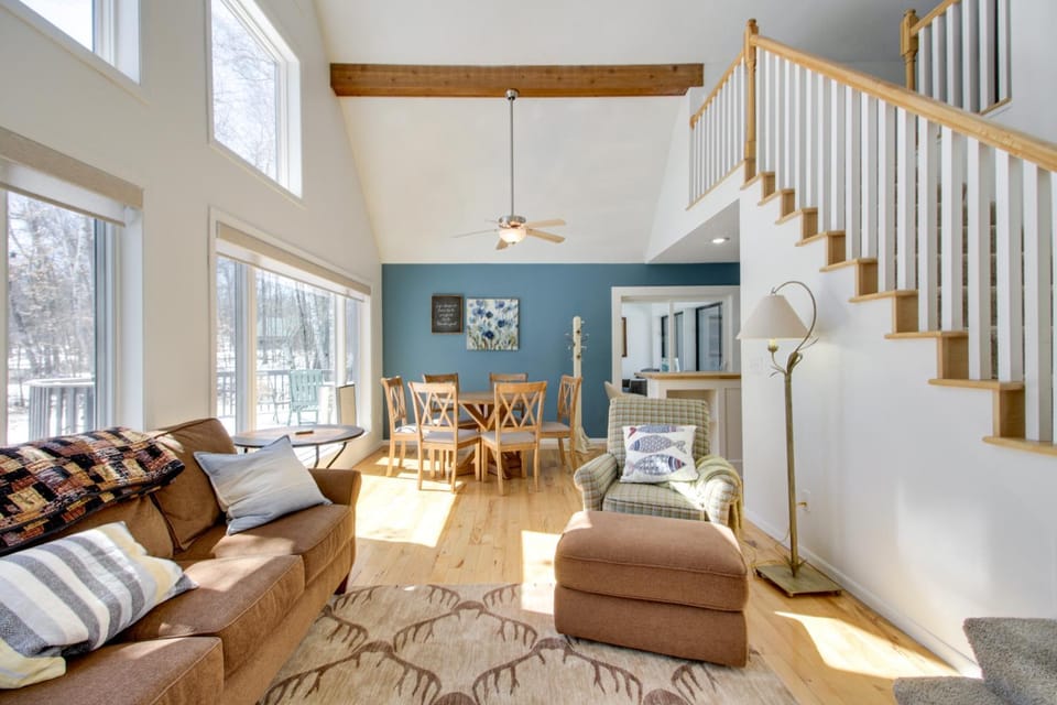 Breezy Point Cabin: Deck w/ Golf Course Views! Cabin in Breezy Point