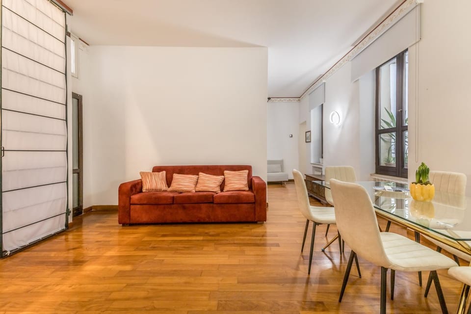 Bed, Living room, Seating area, Dining area