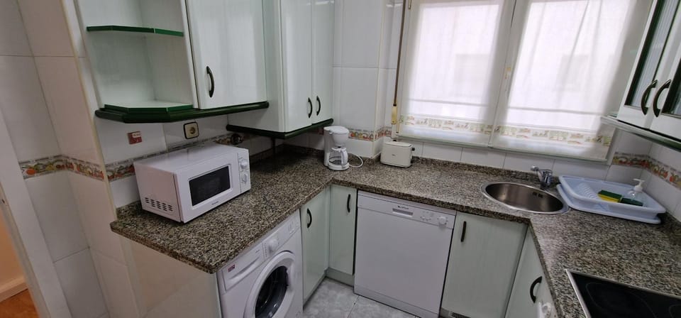 Coffee/tea facilities, Kitchen or kitchenette, dishwasher, minibar, pet friendly, stove, toaster