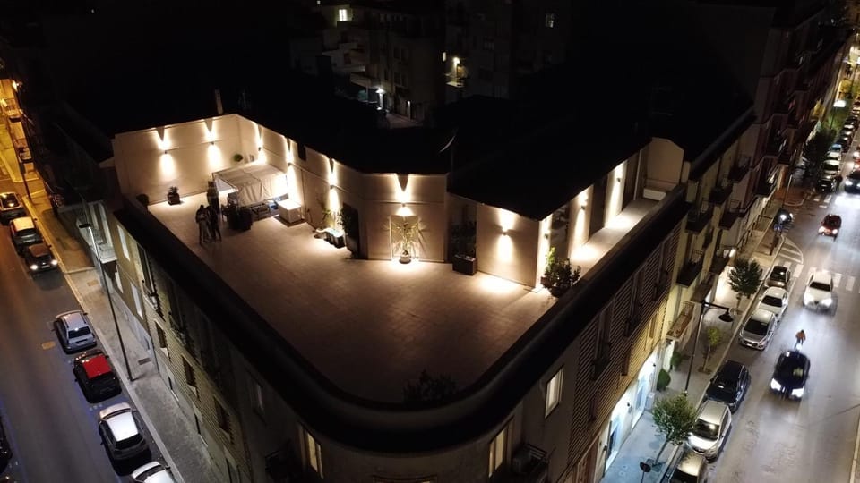Property building, Bird's eye view, Balcony/Terrace