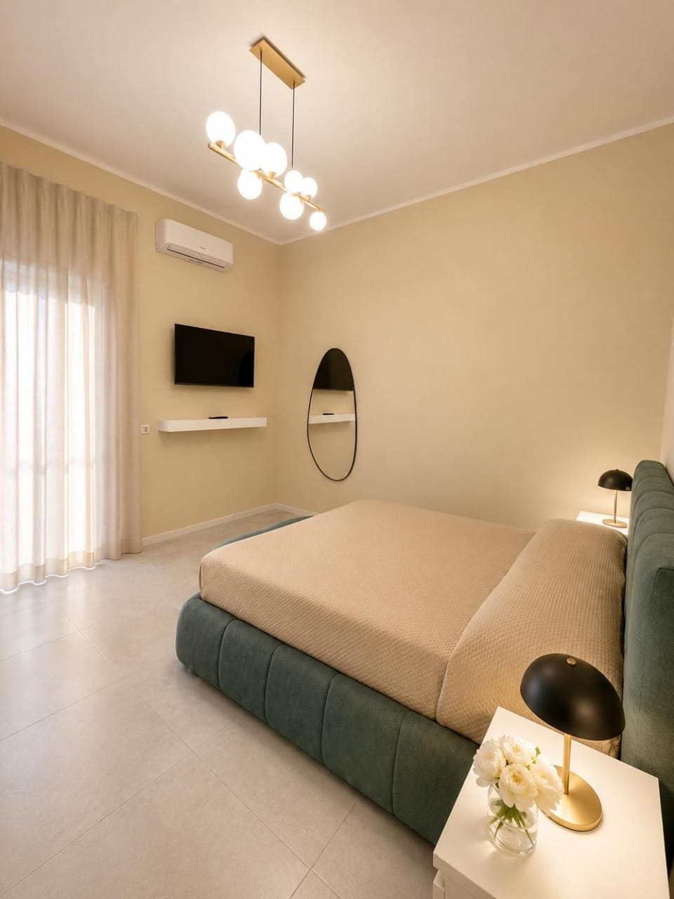 Bed, TV and multimedia, Photo of the whole room, Bedroom, air conditioner