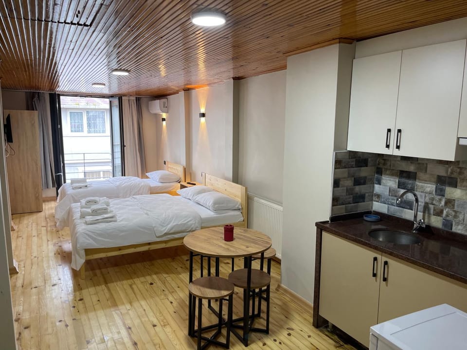 Bed, Kitchen or kitchenette, Photo of the whole room, Bedroom, towels
