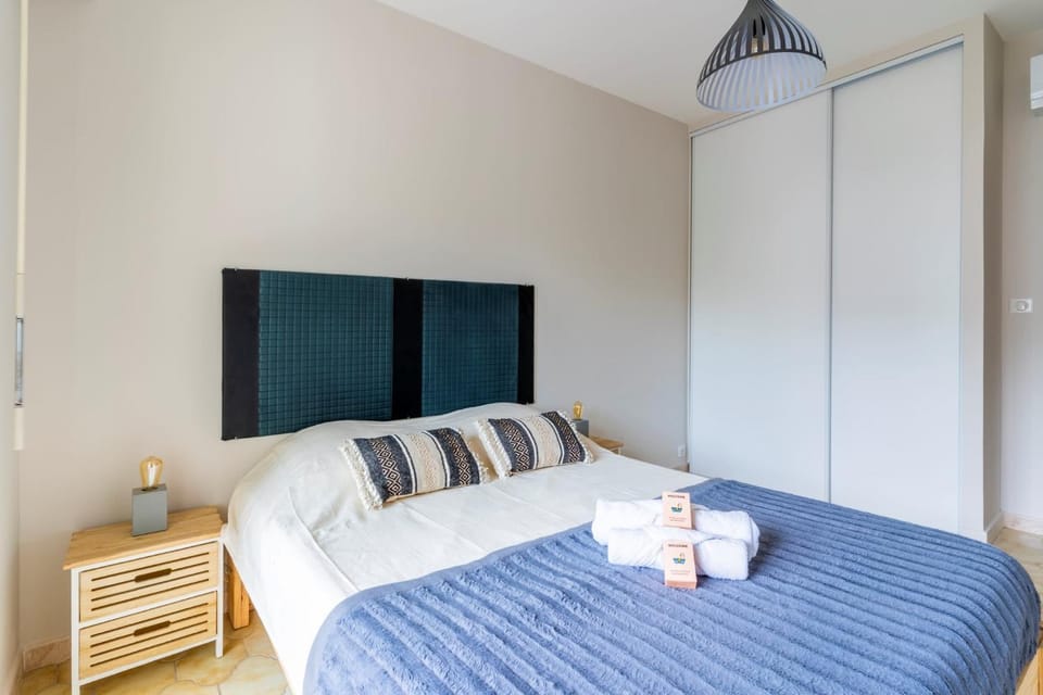 85m with loggia near the sea Apartment in Antibes