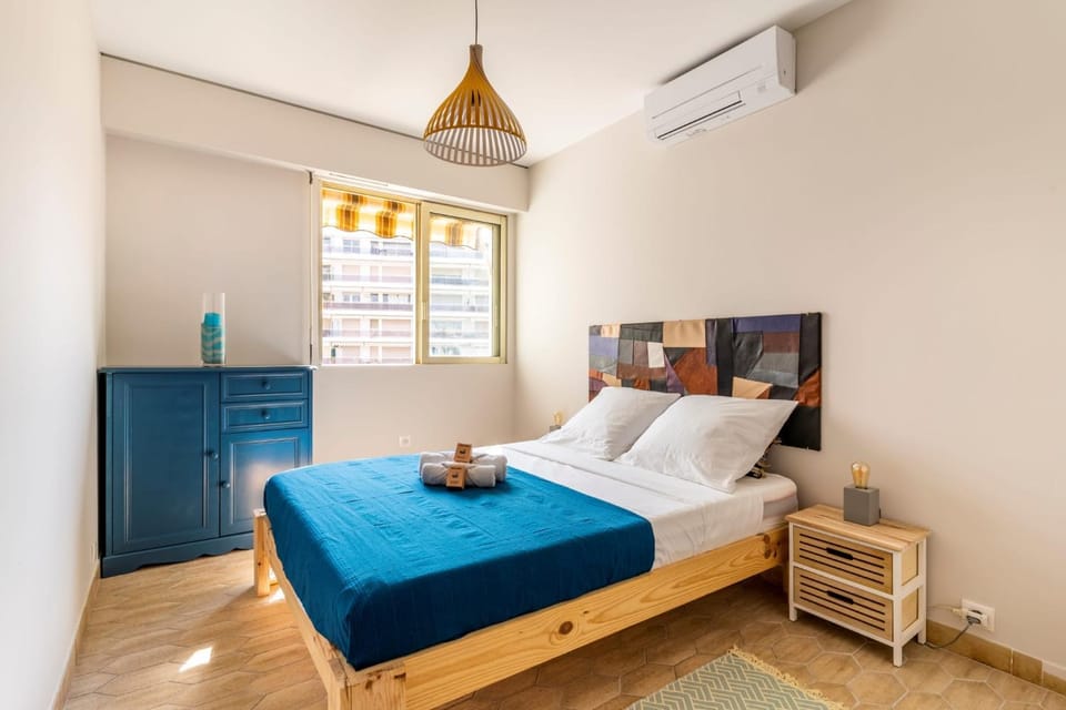 85m with loggia near the sea Apartment in Antibes