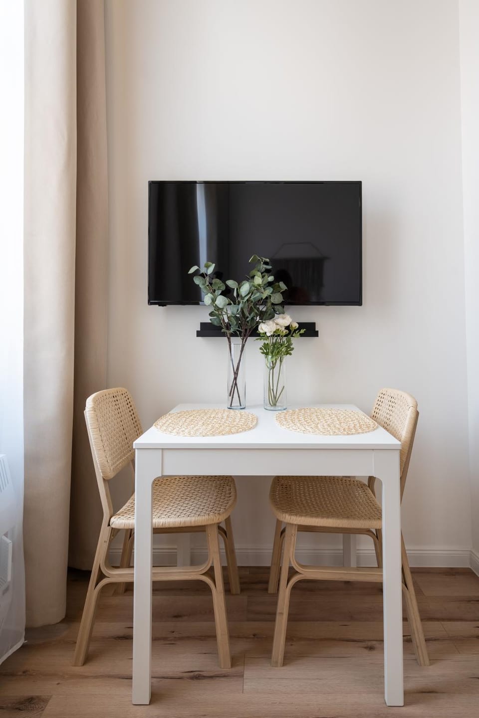 Communal lounge/ TV room, TV and multimedia, Dining area, Evening entertainment