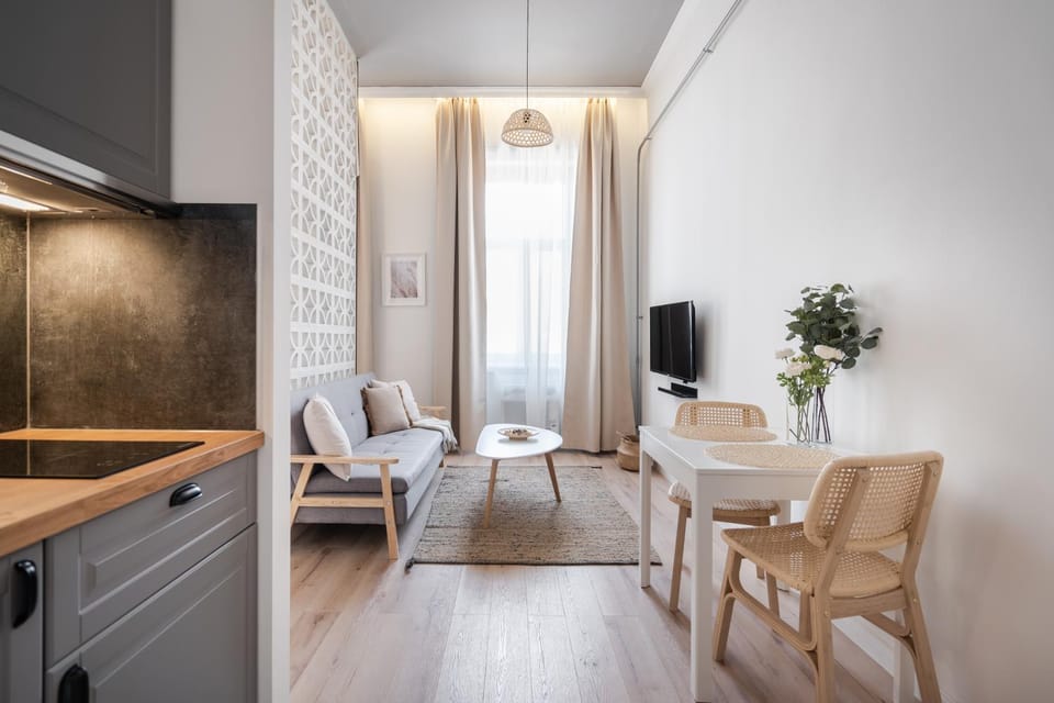 TV and multimedia, Kitchen or kitchenette, Living room, Seating area, Dining area