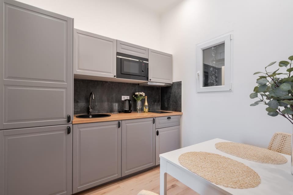 Coffee/tea facilities, Kitchen or kitchenette, dishwasher, minibar, pet friendly, stove