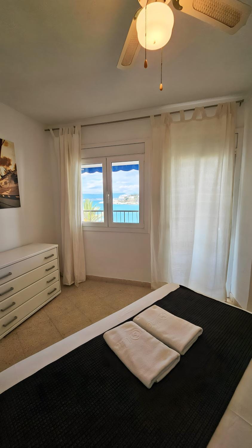 Bedroom, Sea view