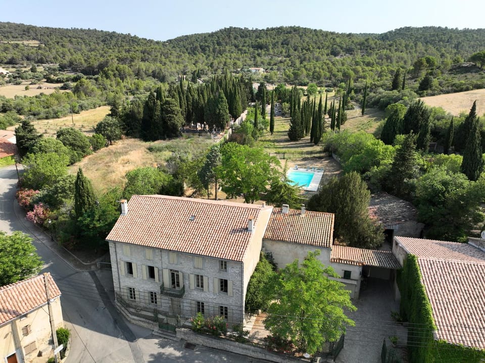Property building, Natural landscape, Bird's eye view, Mountain view, Pool view, Swimming pool