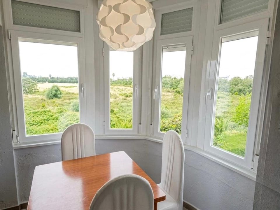 Seating area, Dining area, Garden view