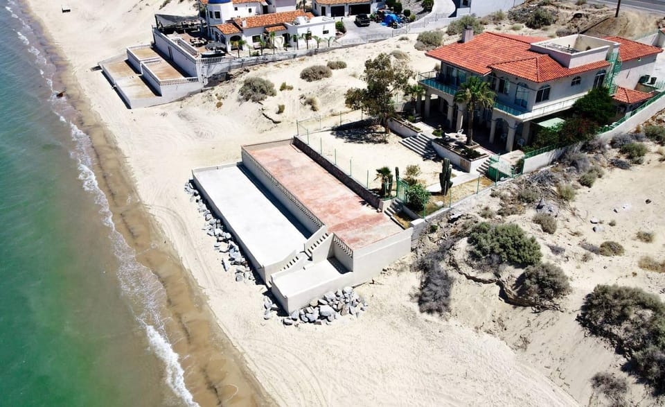 Huge luxury on the beach House in San Felipe
