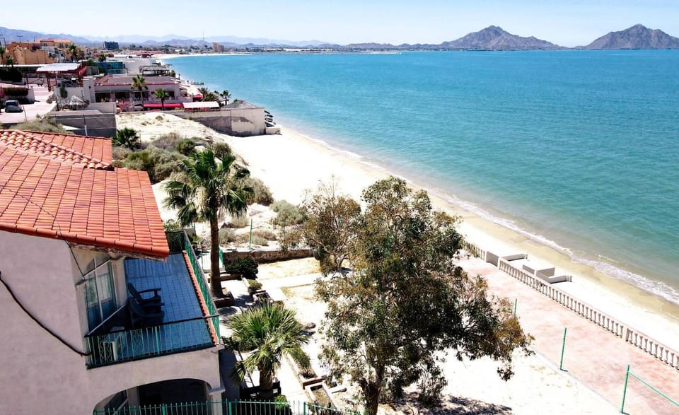 Huge luxury on the beach House in San Felipe