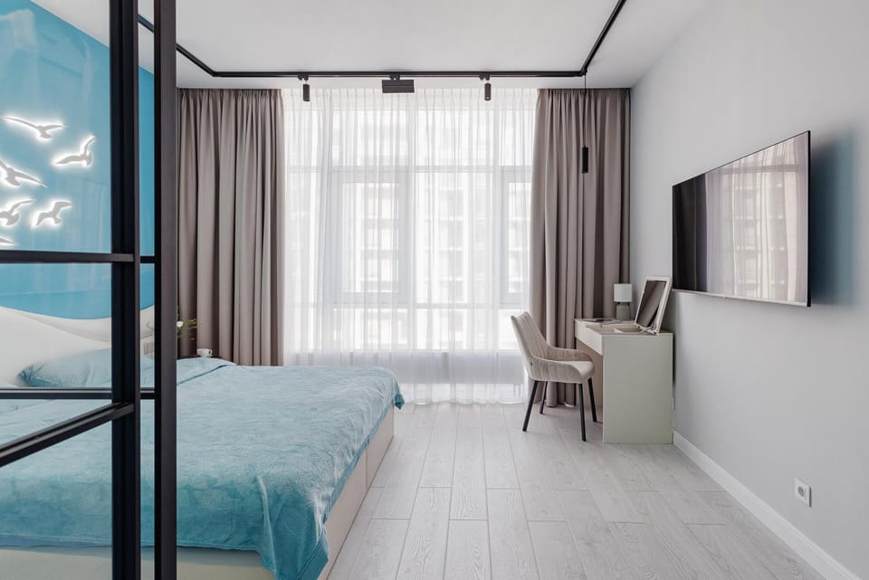 Communal lounge/ TV room, Bed, TV and multimedia, Photo of the whole room, Evening entertainment, Bedroom, hair dresser