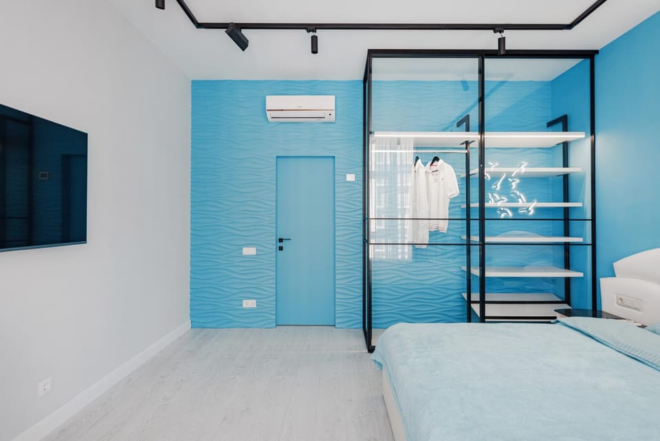 Bed, TV and multimedia, Photo of the whole room, Bedroom, wardrobe, air conditioner