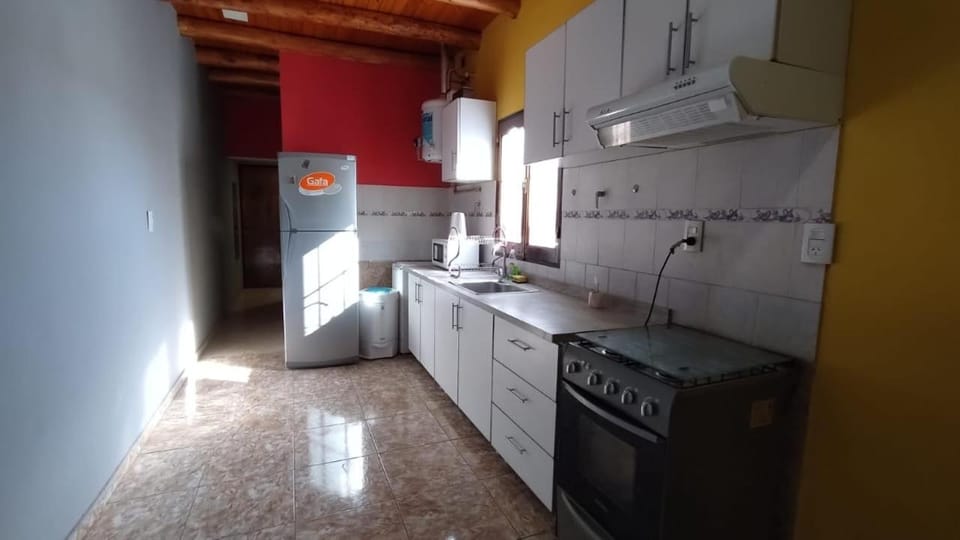 Kitchen or kitchenette, pet friendly, stove