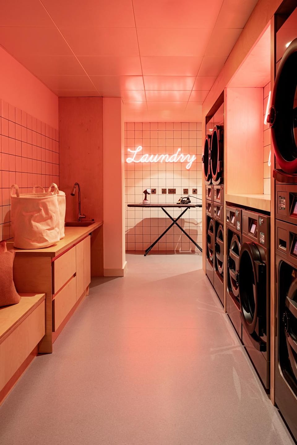 laundry, washing machine, Internal: Not applicable to any particular room
