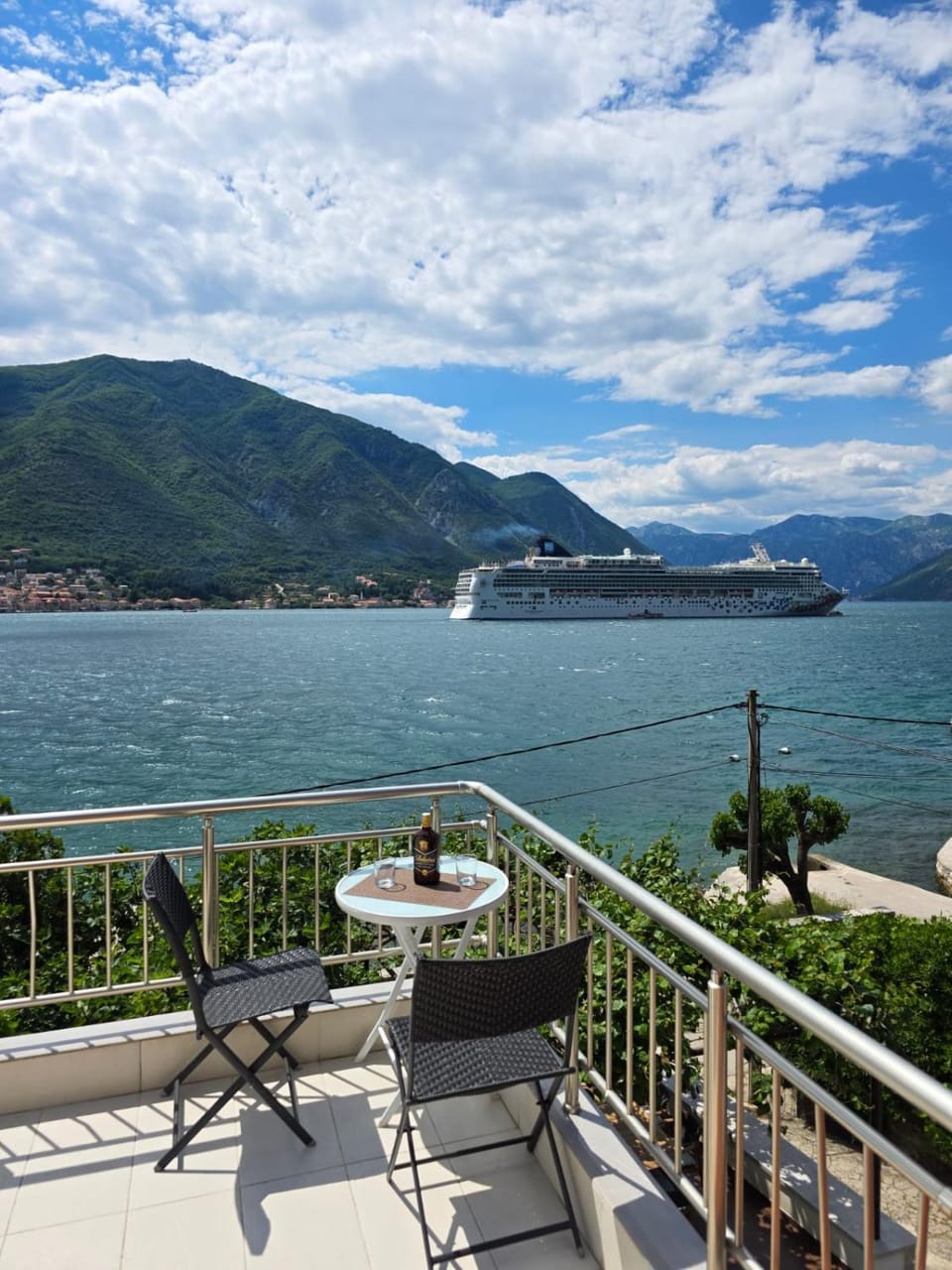Loft Apartment Capitano on the sea shore Apartment in Dobrota