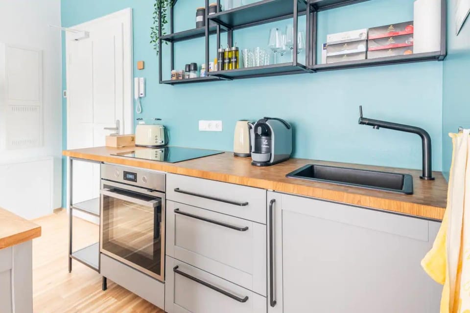 Kitchen or kitchenette, pet friendly, stove