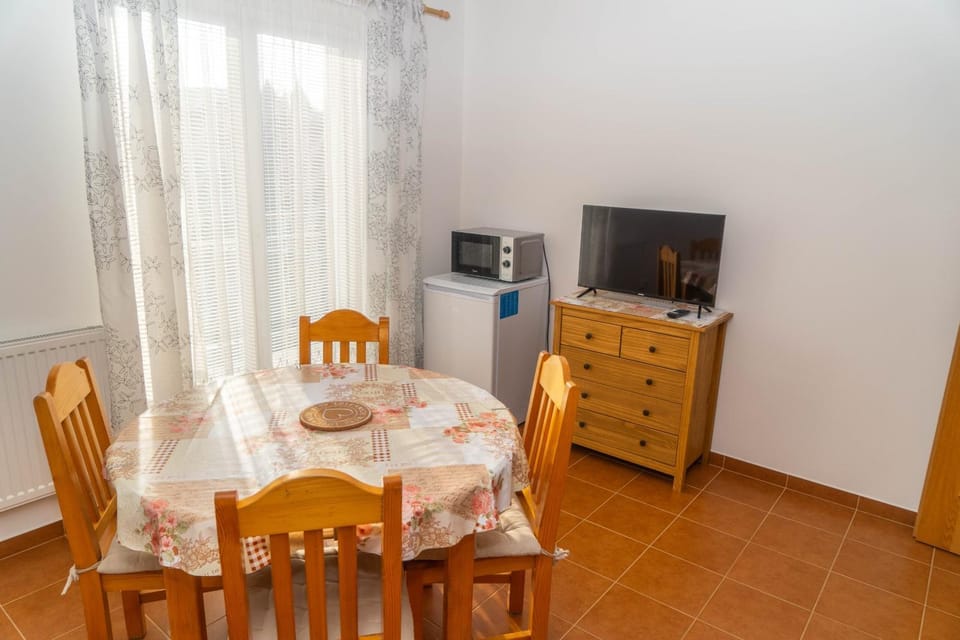 TV and multimedia, Kitchen or kitchenette, minibar