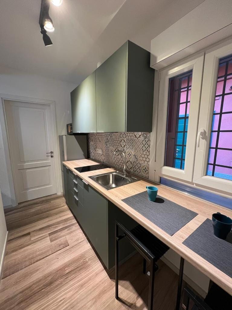 Kitchen or kitchenette, Dining area, pet friendly, stove
