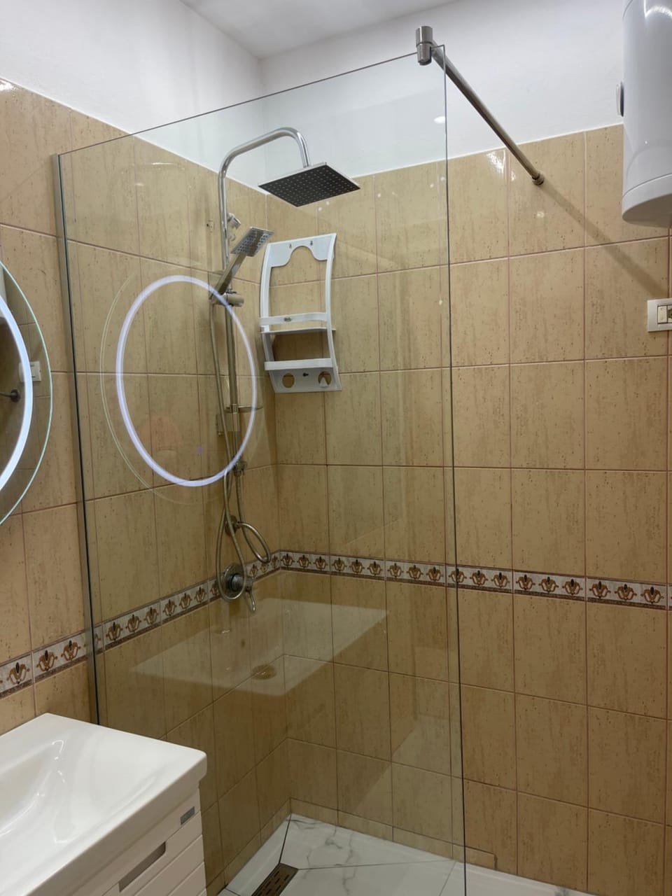 Shower, Toilet