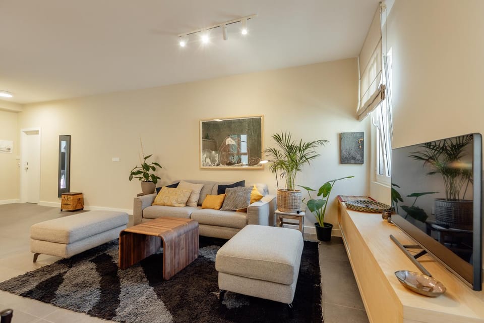 Communal lounge/ TV room, TV and multimedia, Living room, Seating area