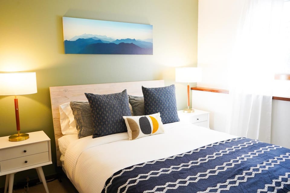 Summit Suite House in Glacier