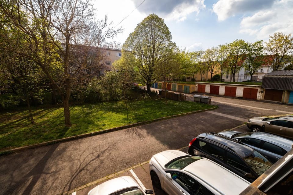 Neighbourhood, View (from property/room), View (from property/room), Street view, Parking