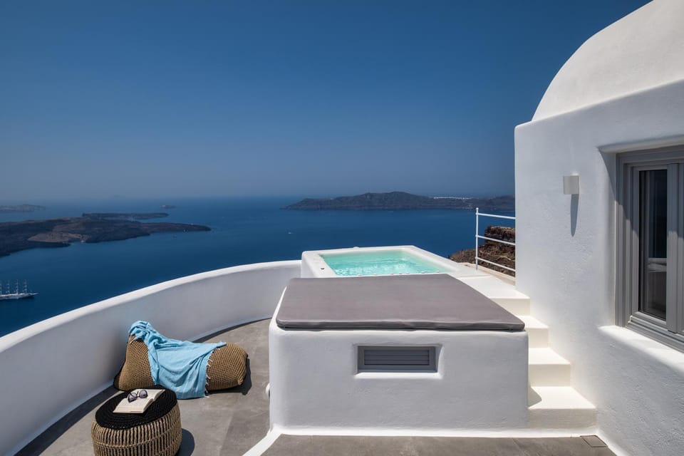 Hot Tub, View (from property/room), Balcony/Terrace, Landmark view, Sea view