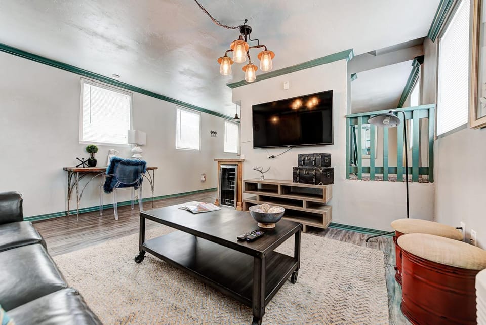 Indie Escape 1 blocks away from Plaza District House in Oklahoma City