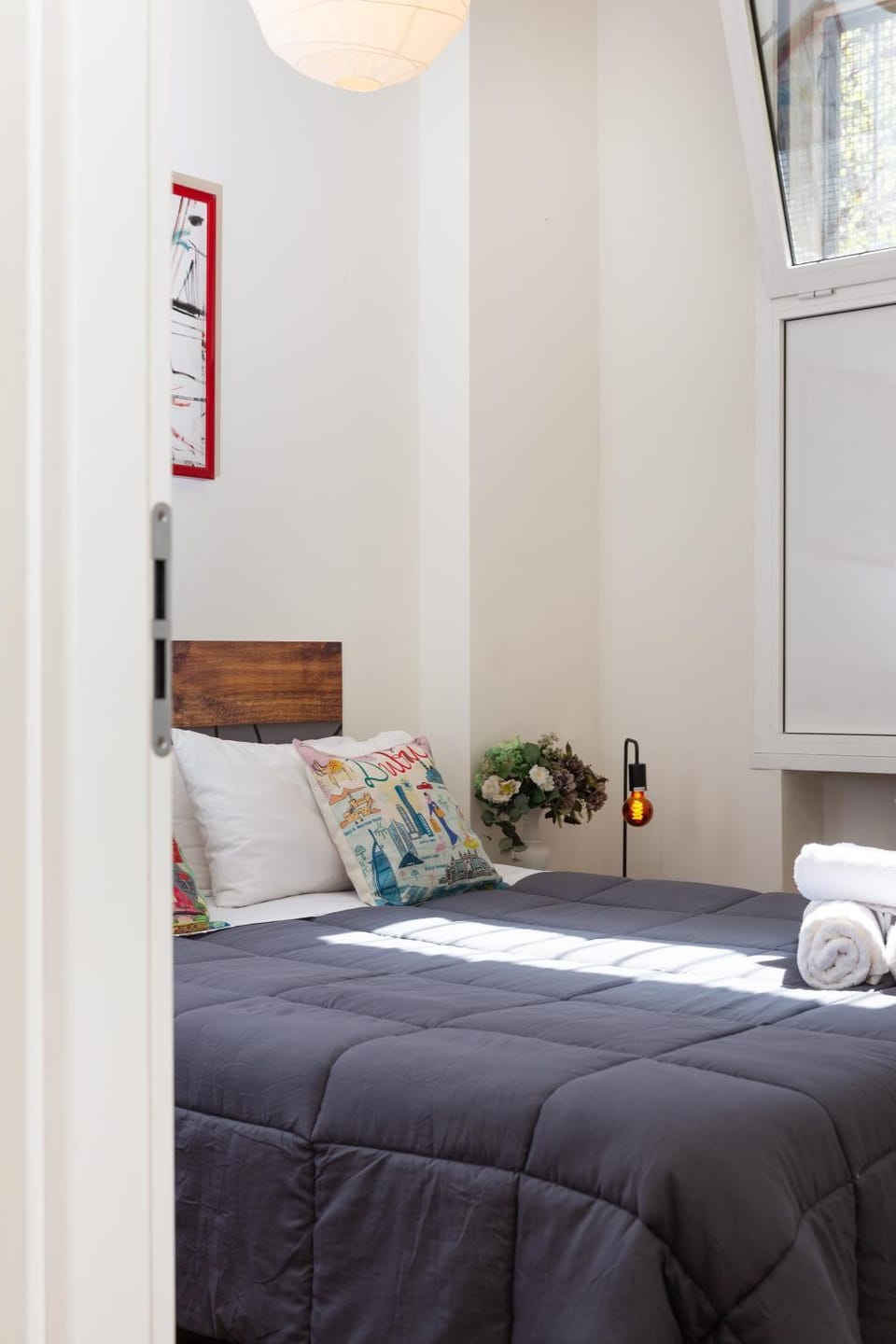 Photo of the whole room, Bedroom, towels
