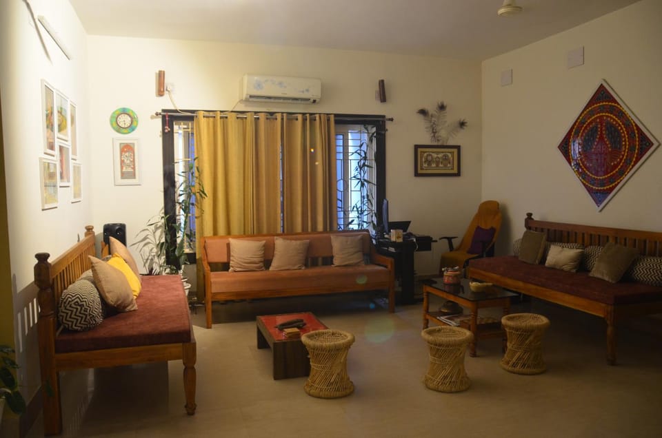 Living room, Seating area