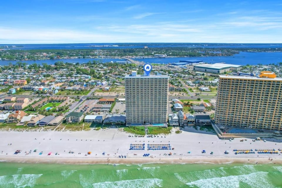 Property building, Bird's eye view, Beach, Location