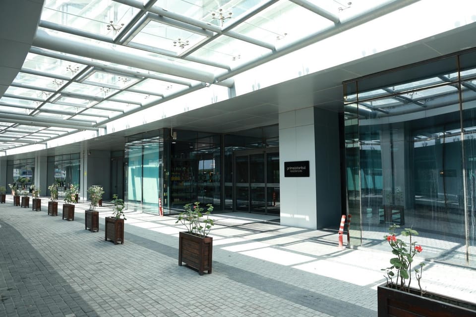 Property building, Facade/entrance