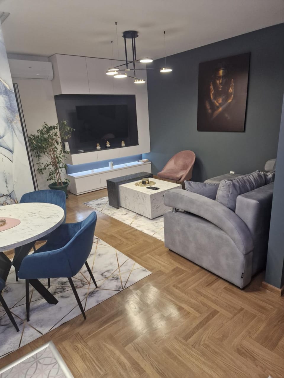 Living room, Seating area