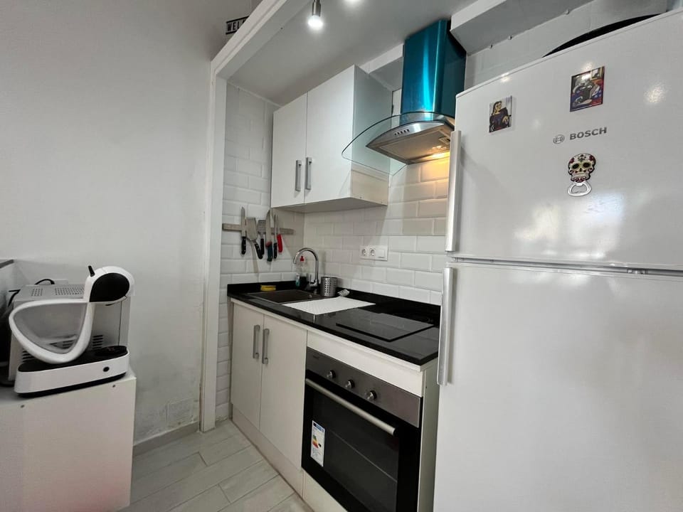 Kitchen or kitchenette, oven, stove